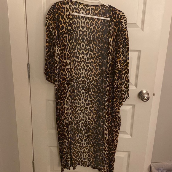 Tops - Cheetah print kimono